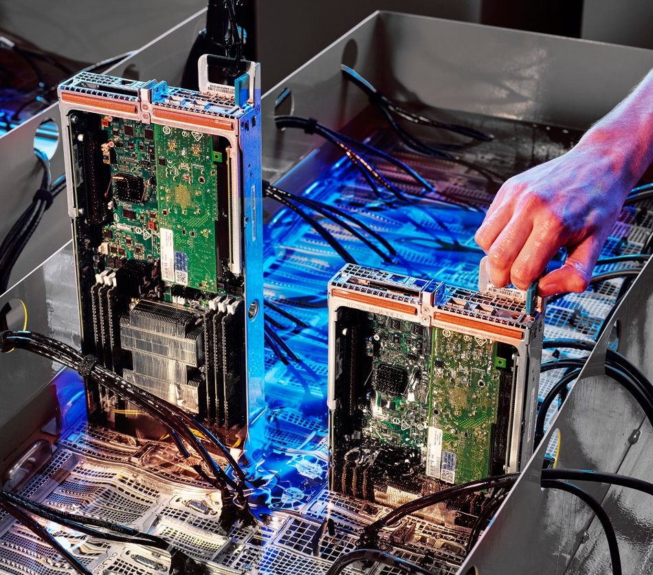 Immersion Cooling Tank TankGoingIn 950x836