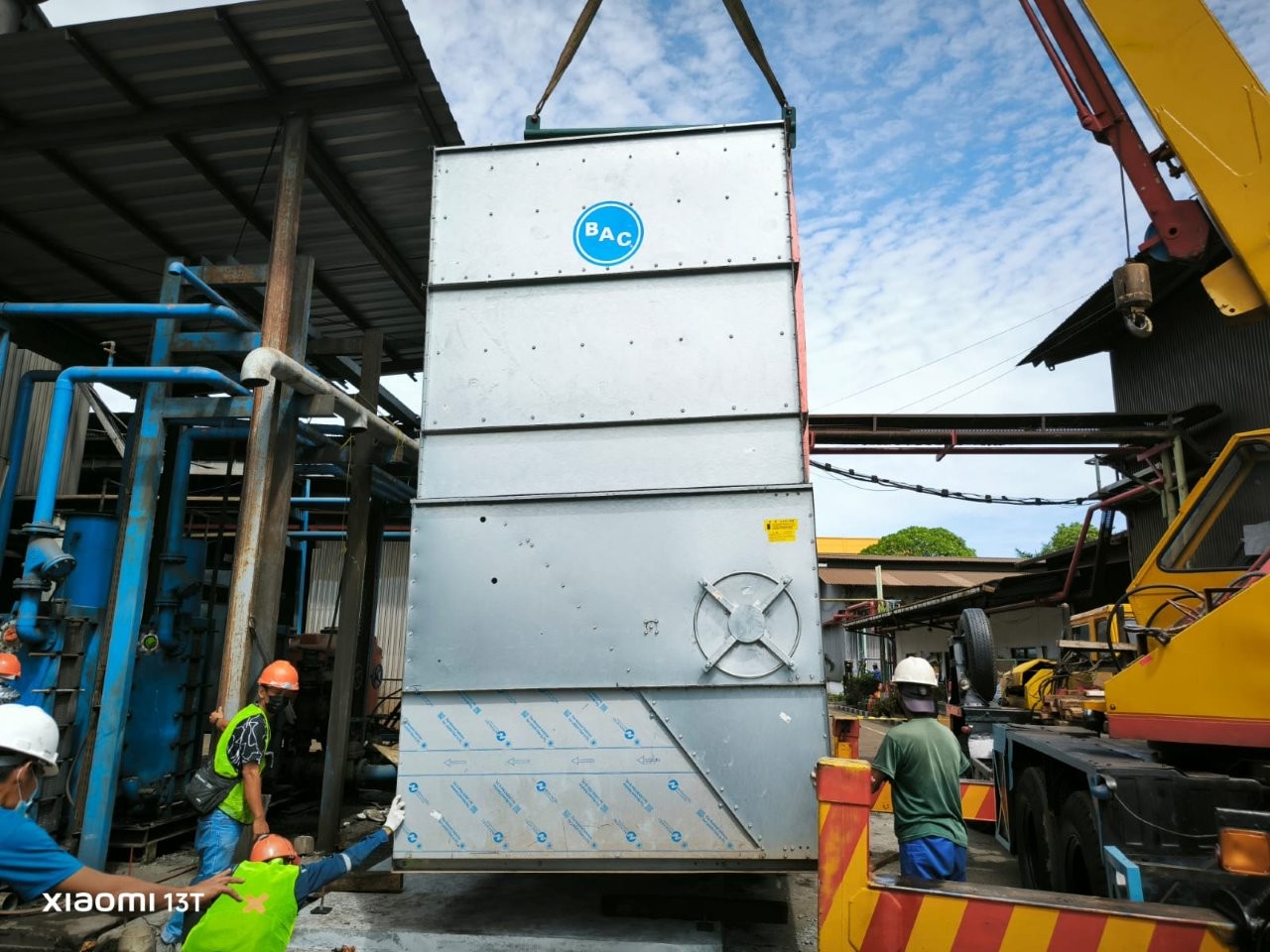 Foto instalasi data center cooling tower di jakarta (4)