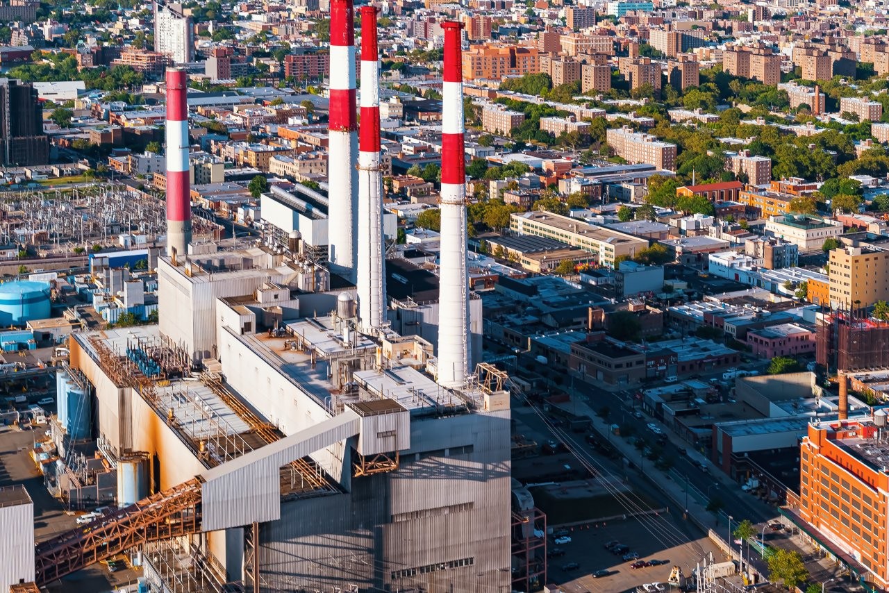 aerial-view-of-a-power-plant-station-in-new-york-c-2026-01-11-10-29-04-utc