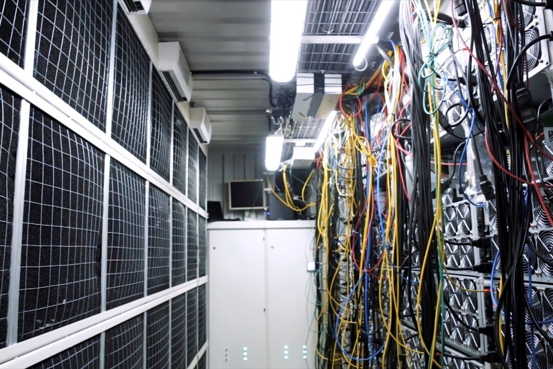 inside-room-with-data-centers-and-cables-stock-fo-2026-01-07-01-43-22-utc