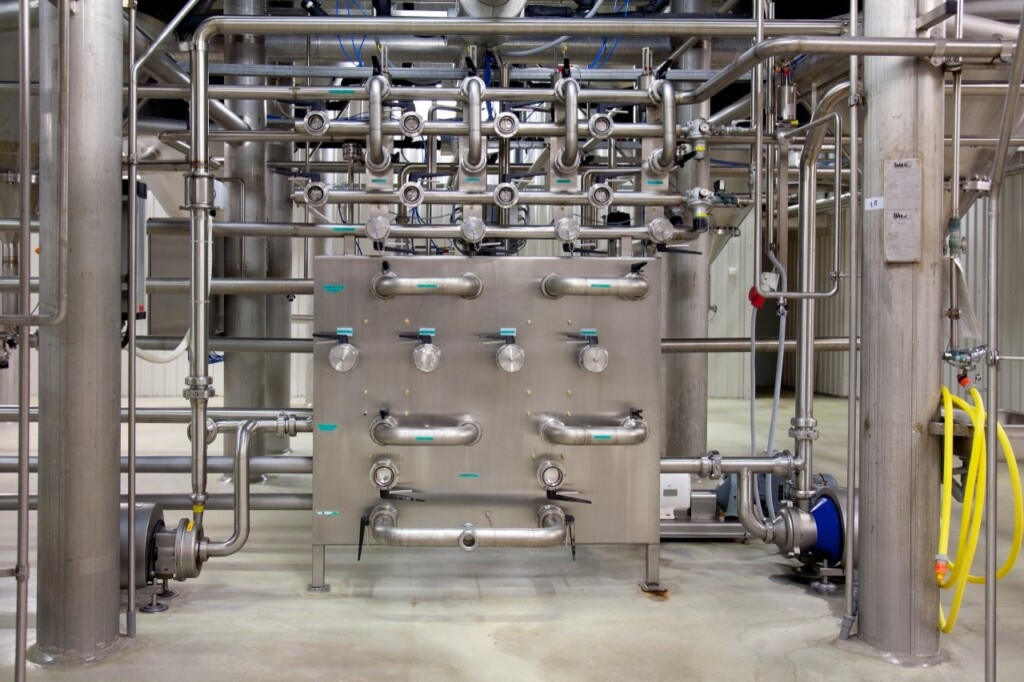 interior-of-brewery-large-steel-pipes-valves-and-2026-01-09-10-18-36-utc